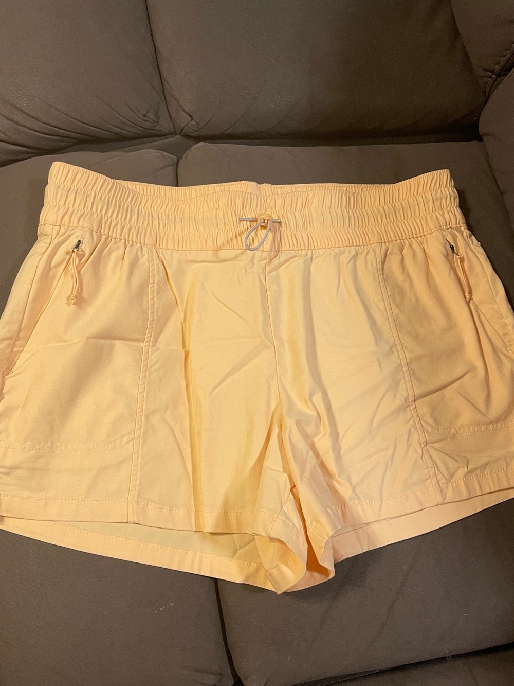 Women's Avalanche Peach Drawstring Active Shorts
